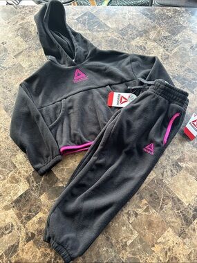 NWT 🆕 Reebok Black 2-Piece Fleece Tracksuit, Hoodie and Joggers Set size 4/5